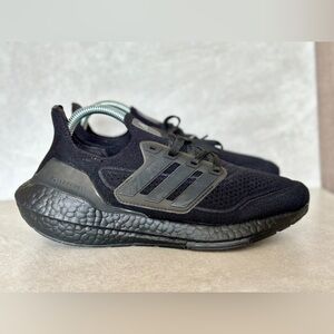 Adidas Ultraboost 21 triple black